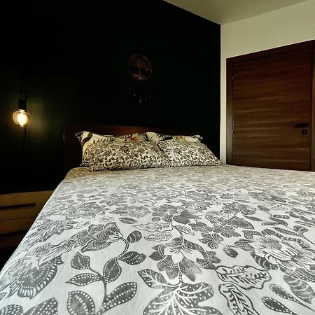 Airport Accommodation Bedroom With Bathroom Self Check In And Self Check Out Air-Condition Included Mqabba Exteriér fotografie