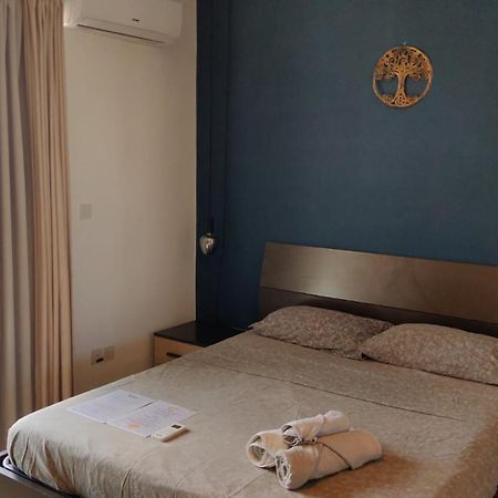 Airport Accommodation Bedroom With Bathroom Self Check In And Self Check Out Air-Condition Included Mqabba Exteriér fotografie