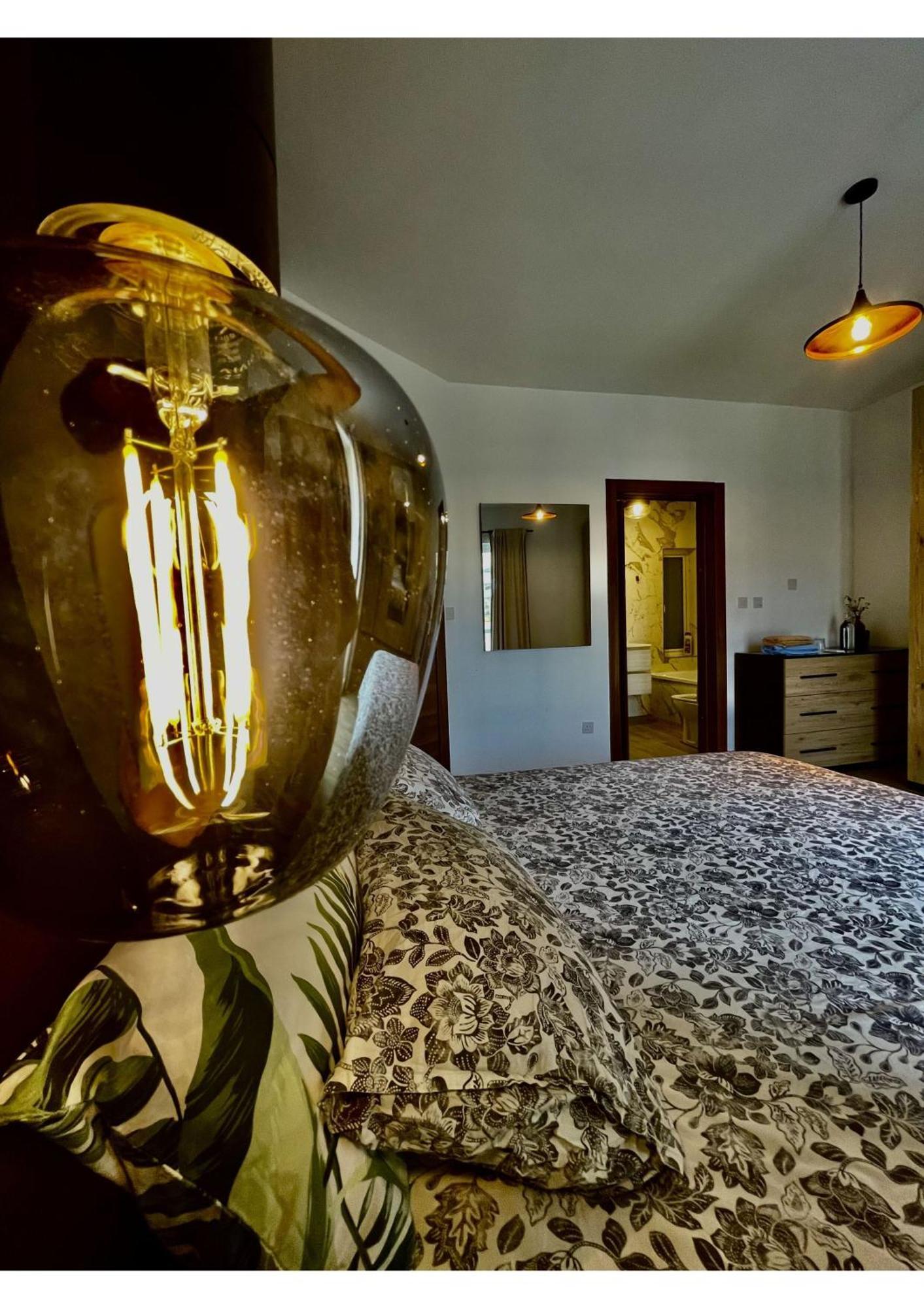 Airport Accommodation Bedroom With Bathroom Self Check In And Self Check Out Air-Condition Included Mqabba Exteriér fotografie